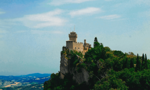 How Do Citizens of San Marino Apply for a US Visa Online?